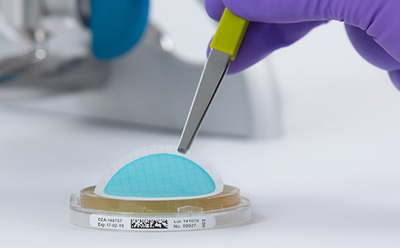 图示为一次网络研讨会，讨论取代 EN ISO 7704:1985 的全新标准要求。