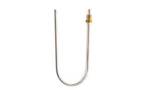 一根 U 形金属管，一端带有黄铜接头，在白色背景中被隔开。从金属管闪亮的表面可以看出，它可能是由不锈钢或类似的耐腐蚀材料制成。该部件通常用于需要安全防漏连接的机械或设备中。