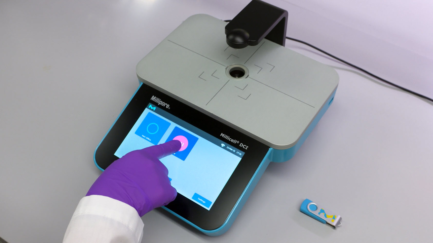 Millicell<sup>®</sup> DCI – How-to-use Video Series – Chapter 2: Instrument Startup