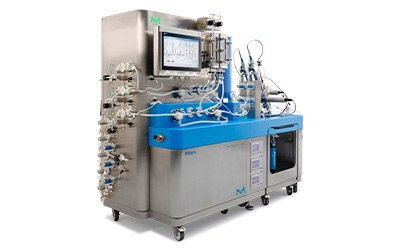 Mobius<sup>®</sup> Multi Column Capture system Mobius® Multi Column Capture system with operator