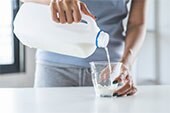 Light-induced off-flavoring in milk