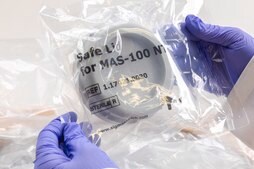 Safe Lid for MAS-100 NT® for use with MAS-100 NT®, sterile; irradiated (Alternative to the standard autoclavable perforated lid), ready-to-use, box of 30 units